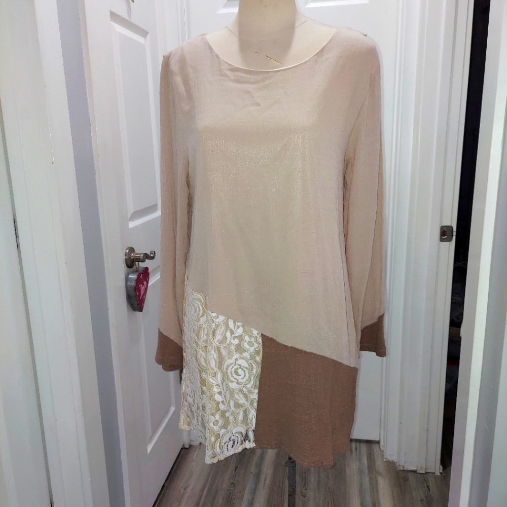 Sassybling top beige Brown Lace Fully Lined Round Neck Long Sleeve Size large
